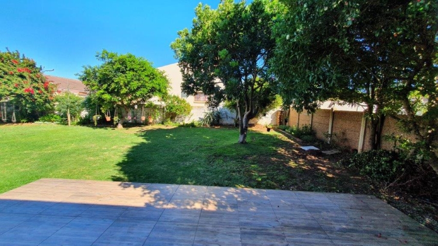 To Let 3 Bedroom Property for Rent in Wavecrest Eastern Cape